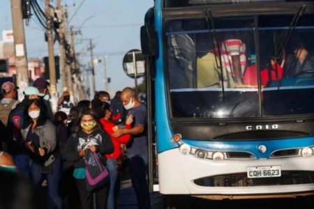 Ônibus - Metrópoles