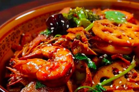 Prato com frutos do mar do restaurante chinês Figueirinha em SP