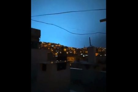 Fenômeno das "luzes de terremoto" na Turquia - Metrópoles