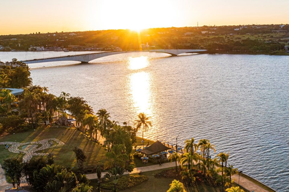 Na foto, uma paisagem com sol - Metrópoles