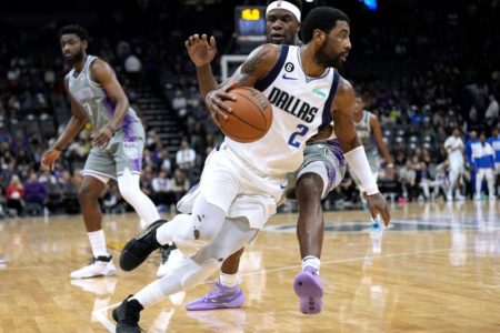 Kyrie Irving liderou vitória dos Mavericks - Metrópoles