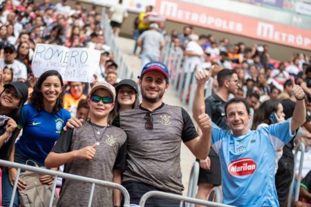 Torcida da partida deste domingo (12/2), entre Portuguesa e Corinthians, jogo que marca o reencontro do Timão com a torcida de Brasília. Os dois times se enfrentam na Arena BRB Mané Garrincha, às 16h, em jogo que o Metrópoles Sports traz para o Distrito Federal.