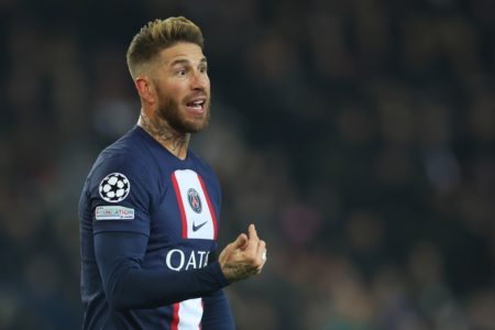 Zagueiro Sergio Ramos em jogo do PSG - Metrópoles