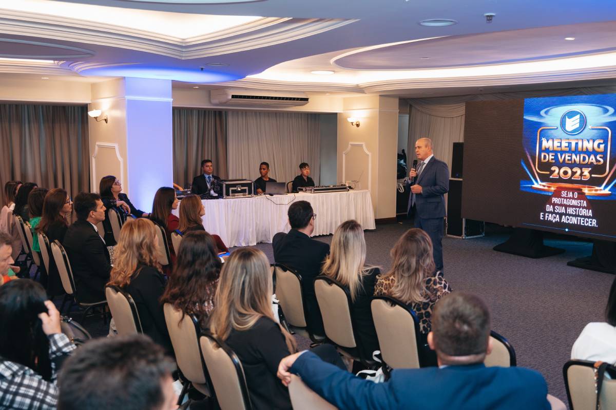 Fotografia colorida da Convenção de Vendas 2023 da Emplavi-Metrópoles