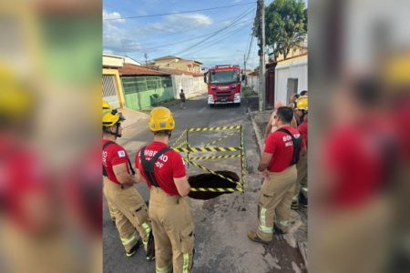 Bombeiros, cratera - Metrópoles