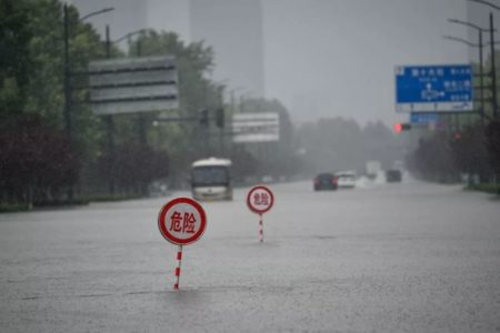 Chiva de mil anos que atingiu a cidade de Zhengzhou, China - Metrópoles