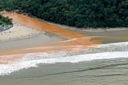 imagem colorida rio de lama litoral de sp