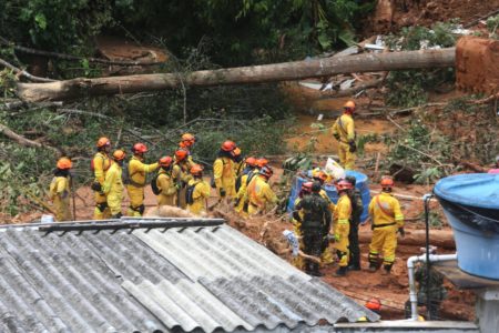 SP: nº de mortos chega a 49; 11 corpos ainda não foram identificados