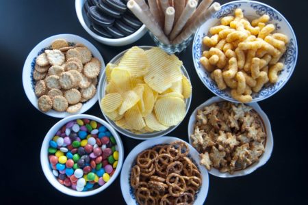 imagem colorida de alimentos ultraprocessados - Metrópoles