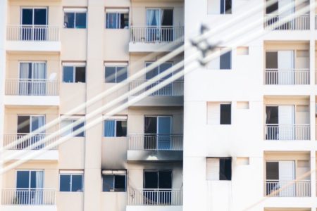 Residencial Itamaraty, em Taguatinga, prédio em que apartamento pegou fogo