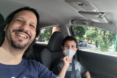 Lucelmo e seu filho Benício, ambos tem autismo - Metrópoles