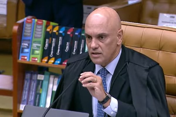 Alexandre de Moraes no plenário do STF