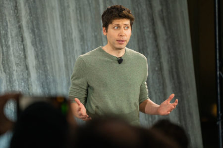 Fotografia colorida de Sam Altman, CEO da OpenAI, startup que criou o ChatGPT