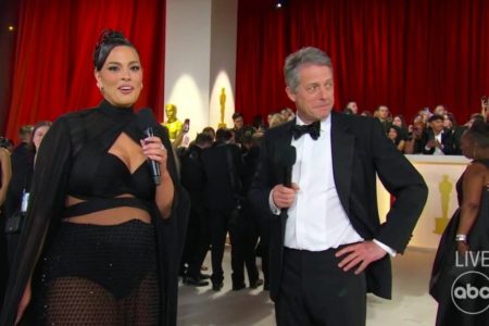 Ashley Graham e Hugh Grant - metrópoles