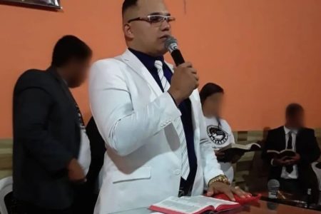 Fotografia colorida de pastor assassinado em Maceió