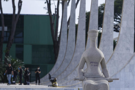 Agentes da Polícia Federal efetuam perícia no prédio-sede do Supremo Tribunal Federal (STF). O prédio foi invadido e depredado por militantes bolsonaristas no dia 08 de janeiro