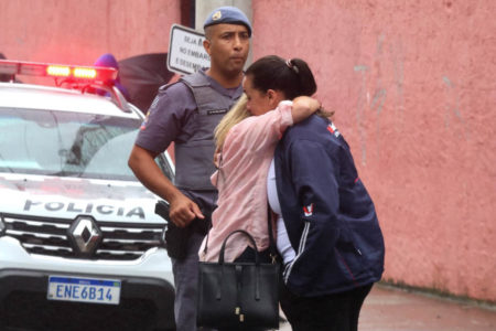 Adolescente invade escola em SP e esfaqueia professores e aluno-07