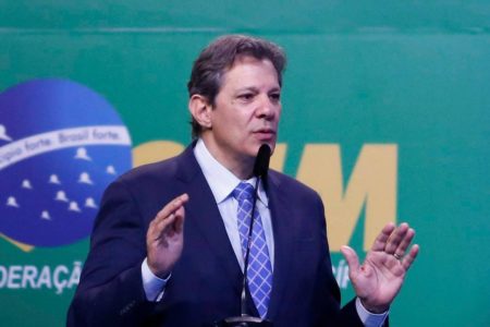 Haddad fala a prefeitos no CNM