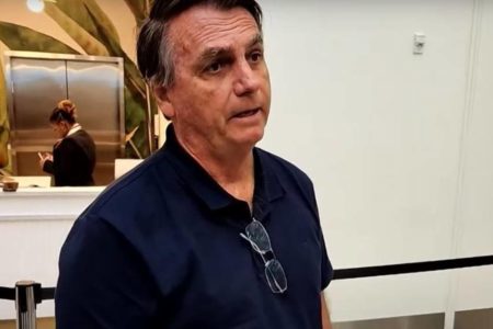 Foto colorida do ex-presidente Bolsonaro - Metrópoles