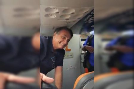 Foto colorida do ex-presidente Jair Bolsonaro - Metrópoles