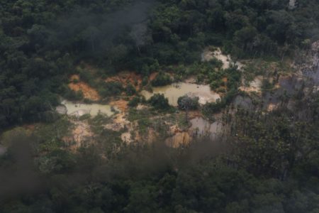 Garimpo ilegal na Amazônia / Metrópoles