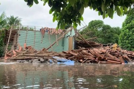 Imagem colorida de enchente em São Benedito do Rio Preto no Maranhão