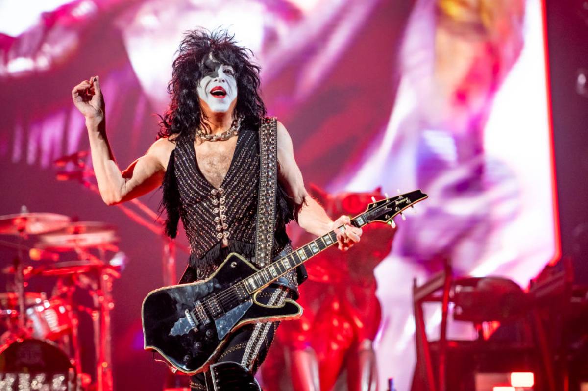 Fotografia colorida do Starchild, do Kiss, em show-Metrópoles