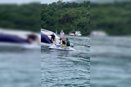 Bolsonaro passeia em jet ski