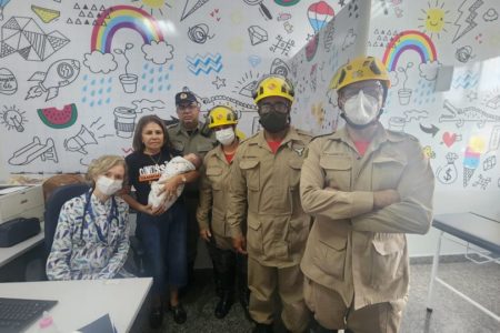 goias bebe abandonado no meio da rua