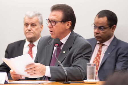 Ministro do Trabalho, Luiz Marinho, participa de audiência na Câmara dos Deputados - Metrópoles