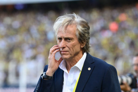 Imagem colorida mostra o técnico Jorge Jesus - Metrópoles