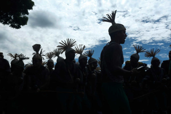 Indígenas de todo o Brasil marcham do Acampamento Terra Livre, na Praça da Cidadania, até o Congresso Nacional. / Metrópoles