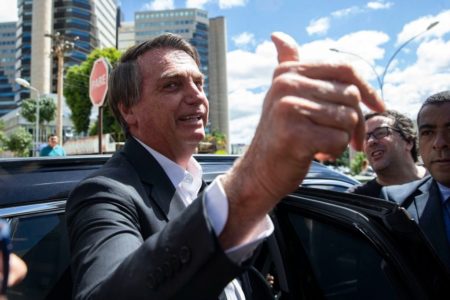 Imagem colorida mostra Ex-presidente Bolsonaro deixa depoimento na Polícia Federal sobre o 8 de janeiro - Metrópoles