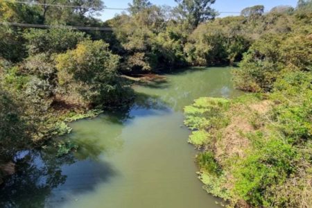 Hidroavião cai na represa Jaguari (SP)