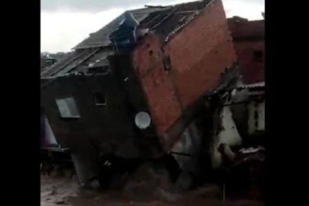 Desabamento de casa durante chuva em janeiro de 2023 em SP