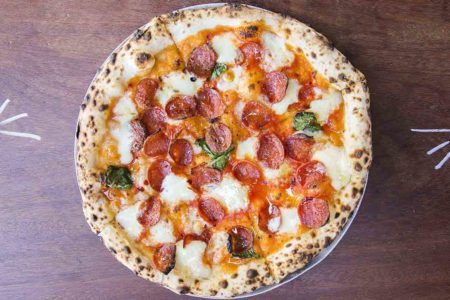 Pizza de calabresa da Bráz Elletrica