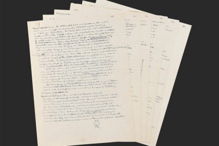 manuscrito de ensaio de Albert Einstein sobre teoria da relatividade - Metrópoles