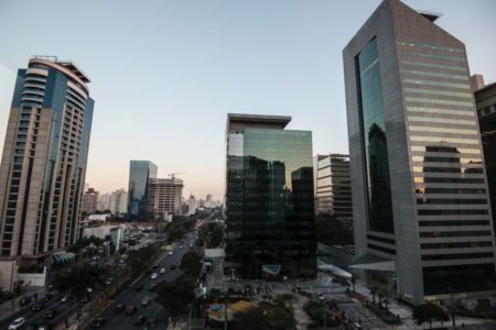 Imagem aérea de prédios na avenida Faria Lima - Metrópoles