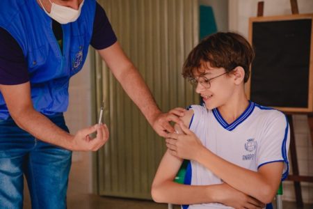 goias vacinação em escola municipal