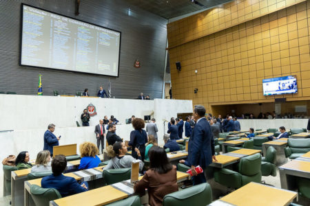 Imagem colorida do plenário da Assembleia Legislativa de São Paulo (Alesp) - metrópoles