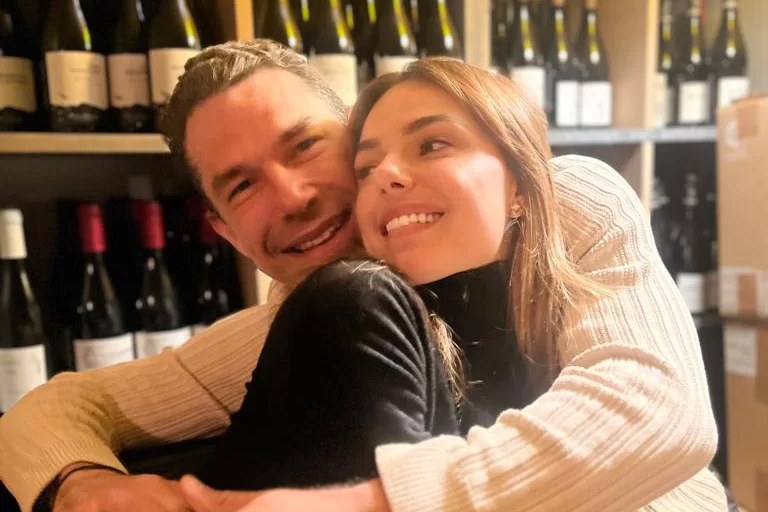 Foto colorida de Isis Valverde e Marcus Buaiz