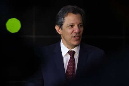 Imagem colorida do ministro Fernando Haddad