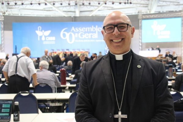 Imagem colorida mostra Dom Ricardo Hoepers é o novo bispo auxiliar de Brasília - Metrópoles