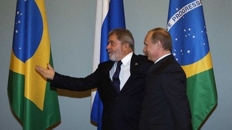 O ex-presidente Lula durante encontro com Vladimir Putin, então primeiro-ministro da Rússia, em Moscou, em maio de 2010 -- Metrópoles