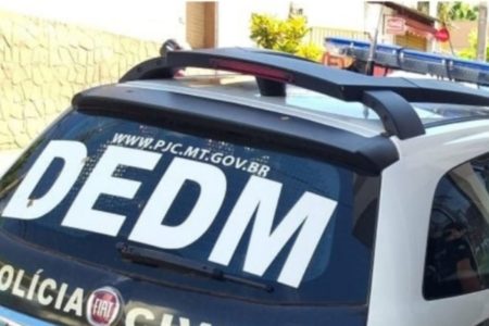 Foto colorida de um carro da Polícia Civil do Mato Grosso - Metrópoles