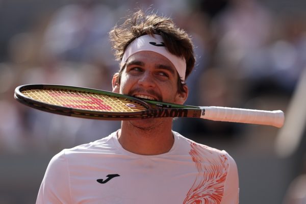 Tenista Thiago Wild perdeu no torneio e não avançou para as quartas de final de Roland Garros