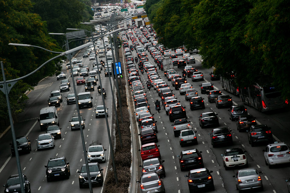 carro - Transito na avenida 23 de maio