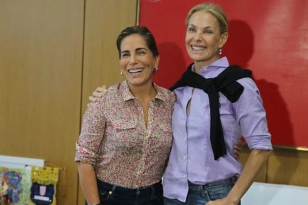 Foto colorida de Carolina Ferraz e Gloria Pires - Metrópoles