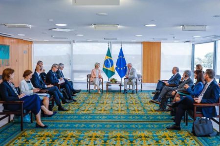 Lula se reúne em Brasília com Ursula von der Leyen