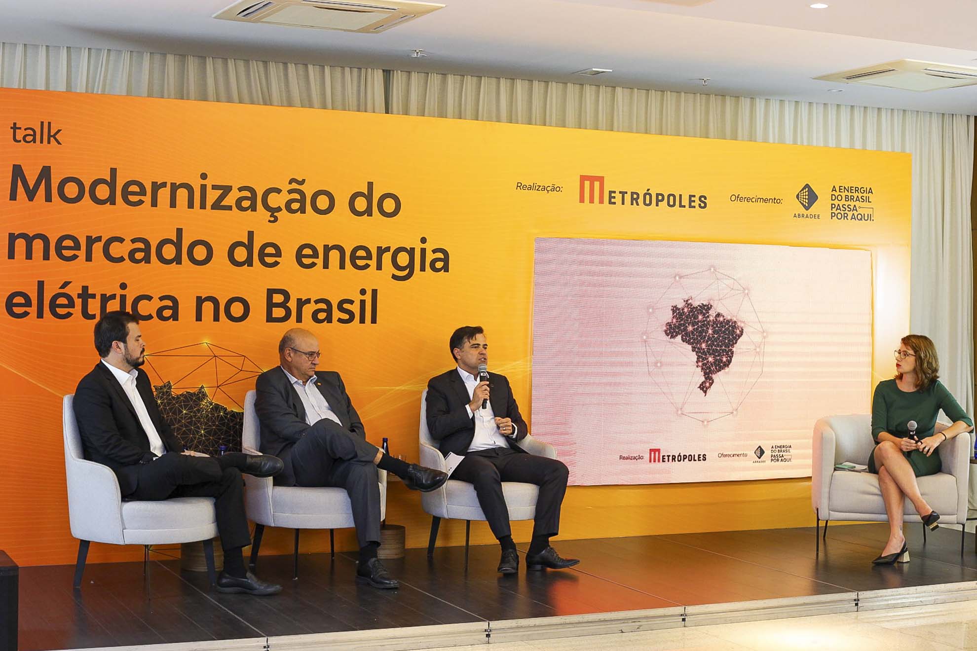 Especialistas debatem abertura e modernização do setor elétrico